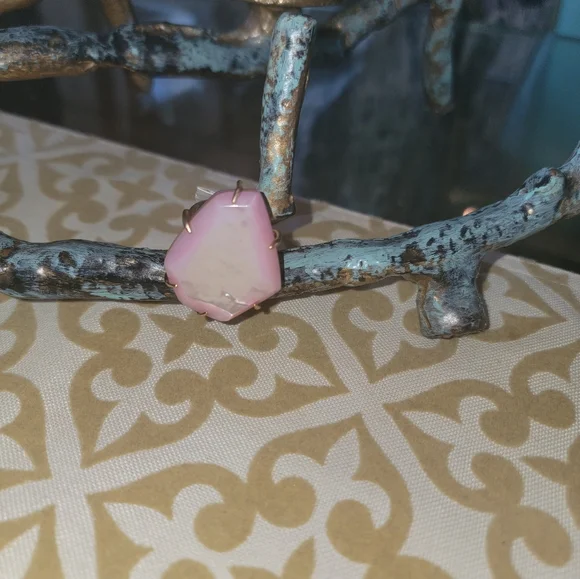 Kendra Scott Megan Pink Mother of Pearl Ring Size 6 - Picture 14 of 15